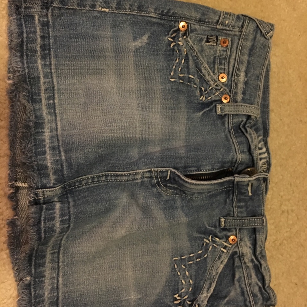 Shorts - Picture 4 of 8